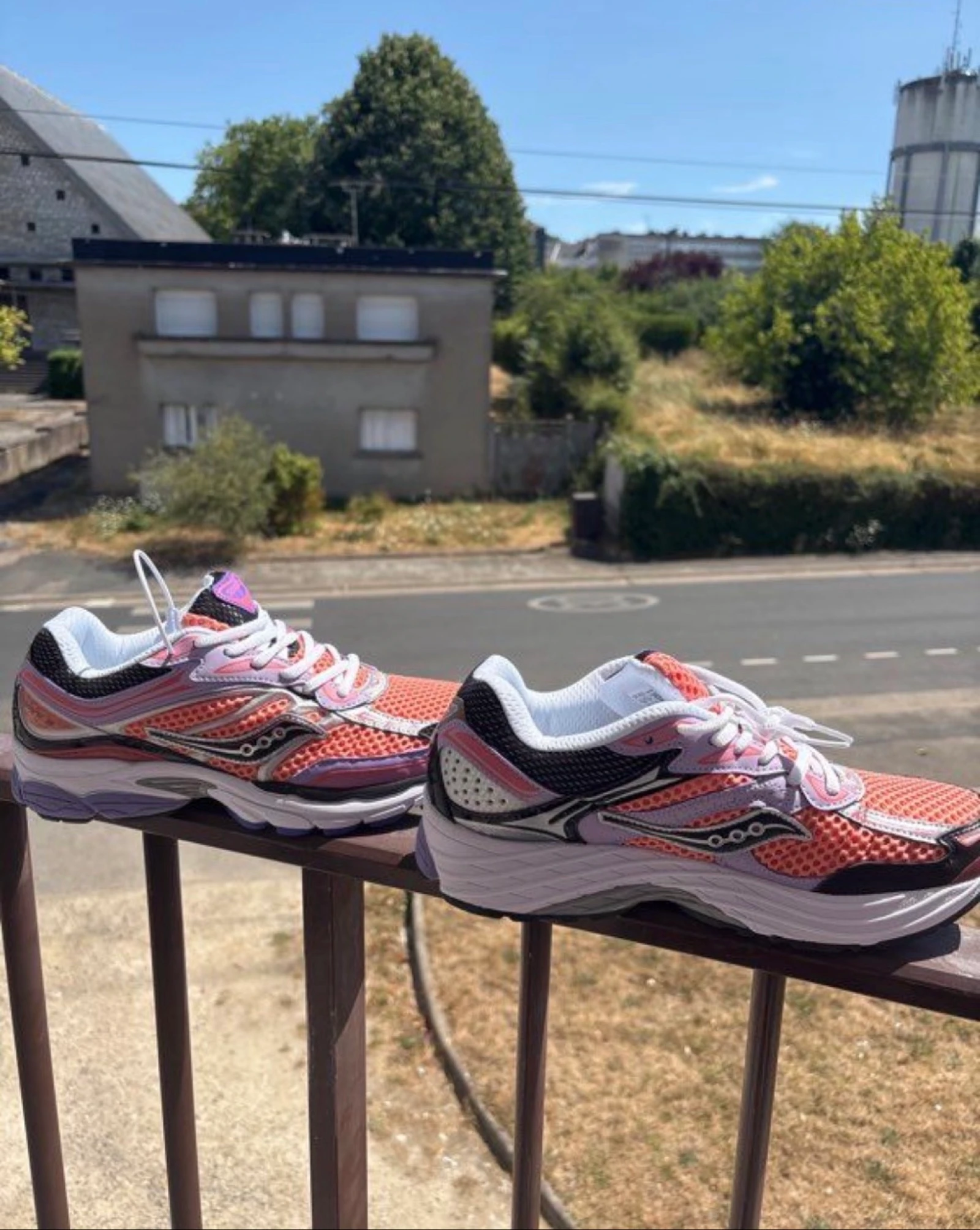 saucony omnie 9 saumon neuf